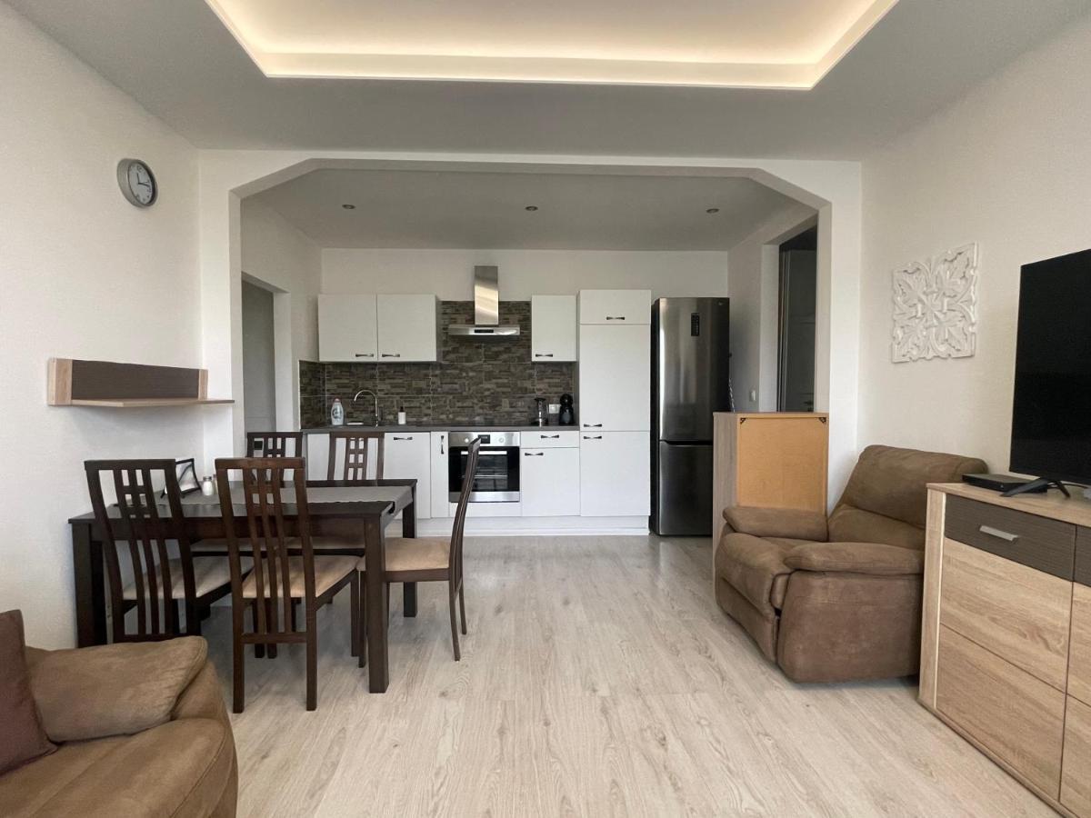 Sag Riazanska Residence 3 Room Free Wi-Fi Bratislava Buitenkant foto