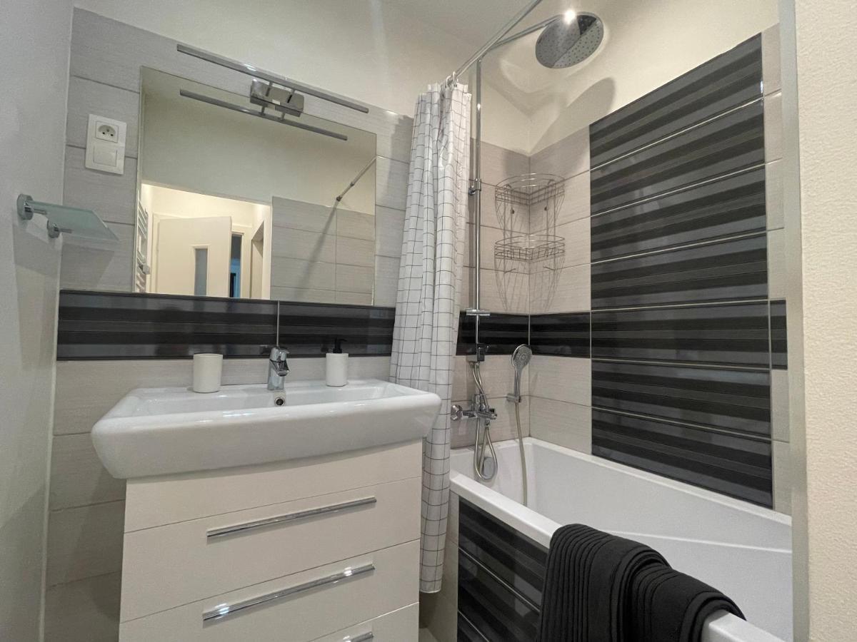 Sag Riazanska Residence 3 Room Free Wi-Fi Bratislava Buitenkant foto